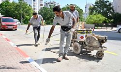 Muratpaşa’nın yol çizgileri yenileniyor