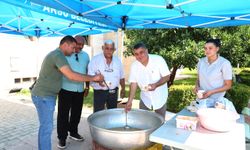 Aksu Belediyesi’nden aşure ikramı