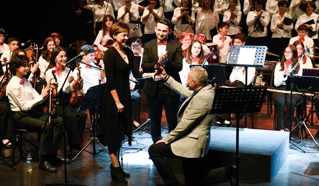 14 Şubat konserinde evlenme teklifi