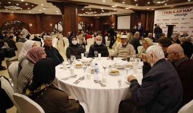 Büyükşehir Belediyesi Yaşlılar Haftası’nı kutladı