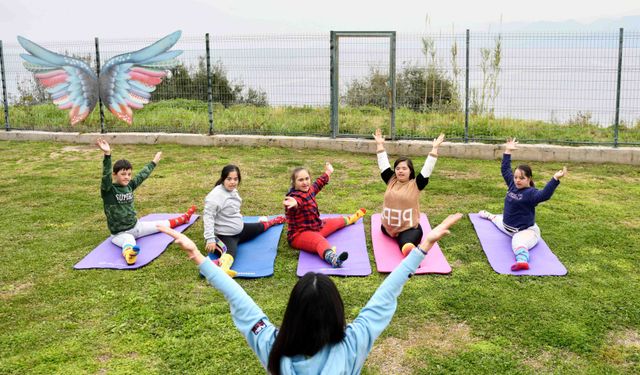 Down sendromlu çocuklara yoga kursu