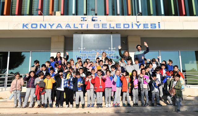 Konyaaltı kütüphanesi minikleri ağırladı