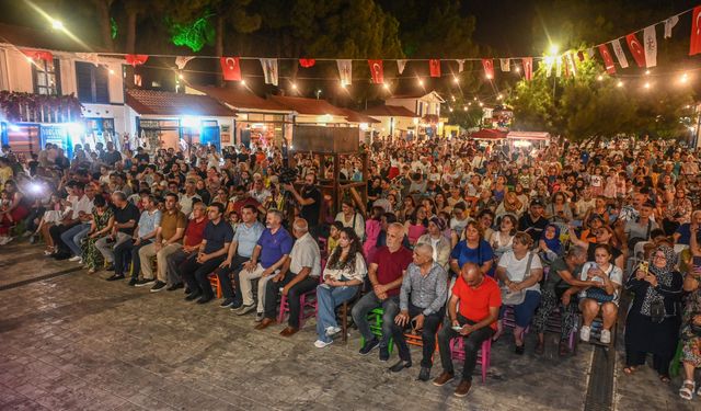 Mavi Beyaz Akdeniz Köyü’nde nostaljik eğlence