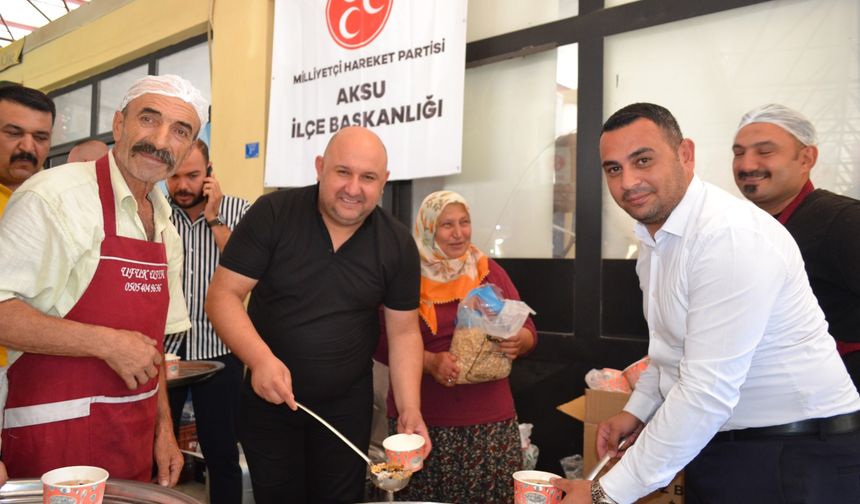 MHP’den aşure ikramı