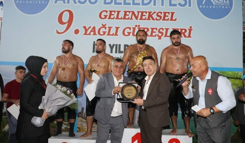 Başpehlivan Mehmet Yeşil Yeşil