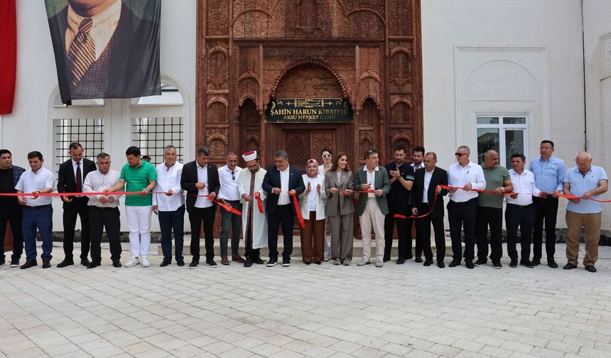 Aksu Merkez Camii dualarla açıldı